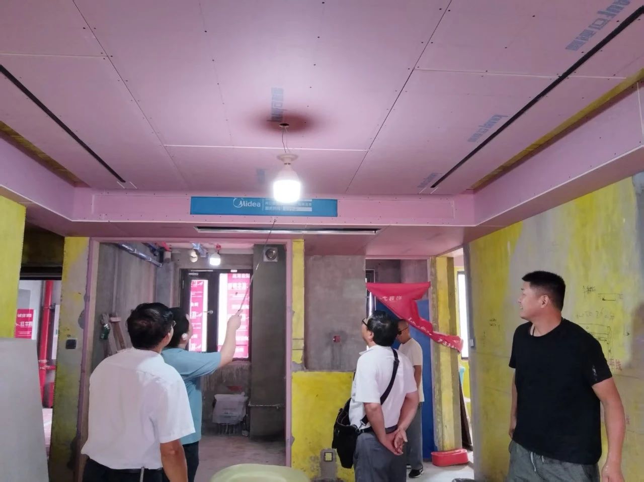 工地突擊巡檢：嚴(yán)苛落實(shí)工藝標(biāo)準(zhǔn)，全力護(hù)航工程質(zhì)量！