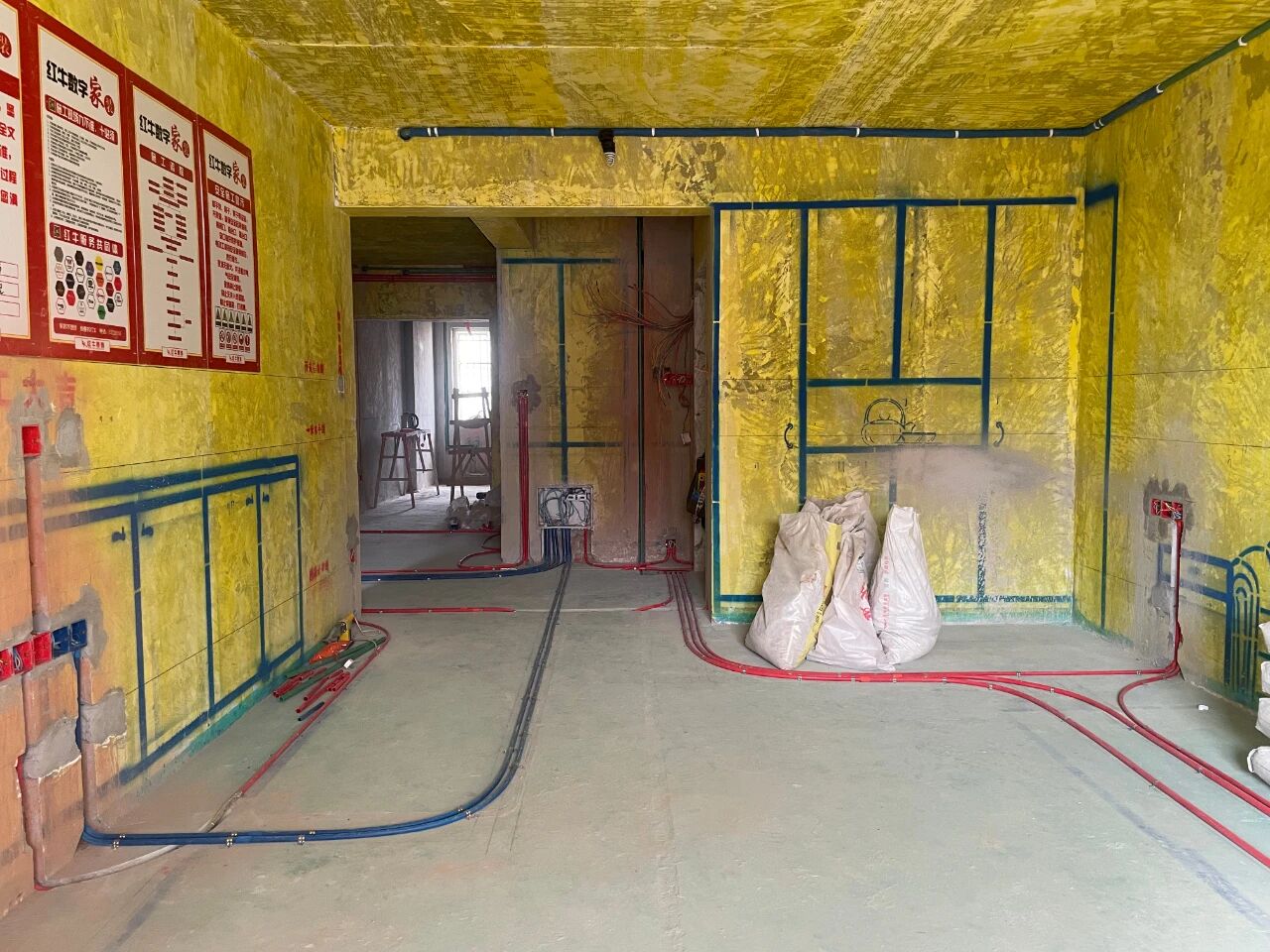 九月秋意漸濃，工地巡檢步履不停，只為兌現(xiàn)品質(zhì)承諾！02