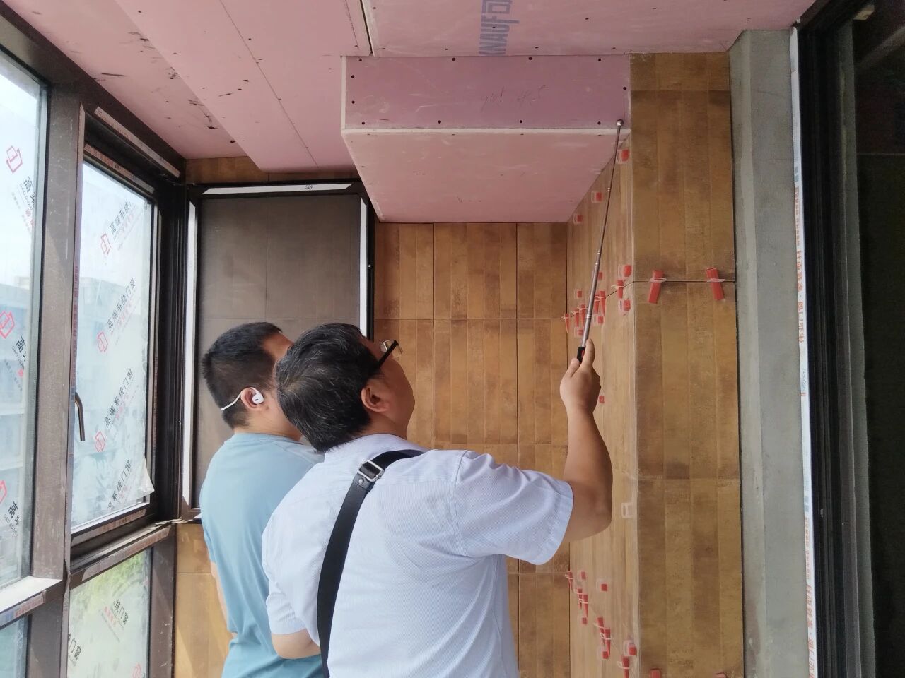 九月秋意漸濃，工地巡檢步履不停，只為兌現(xiàn)品質(zhì)承諾！04