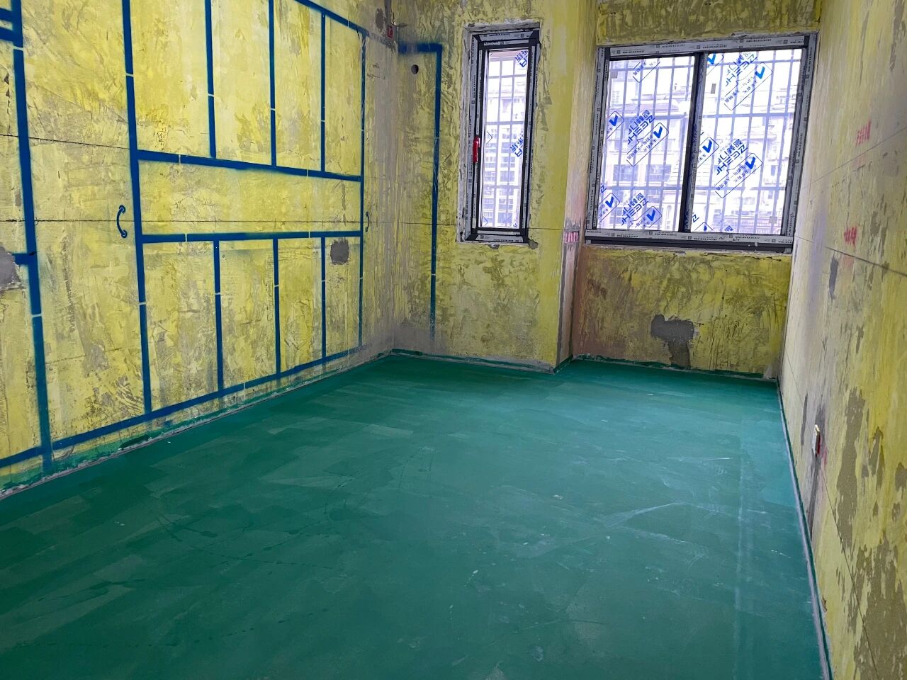 南京裝修公司紅牛裝飾工地突擊巡檢：一厘一毫堅守品質，一心一意守護新家！